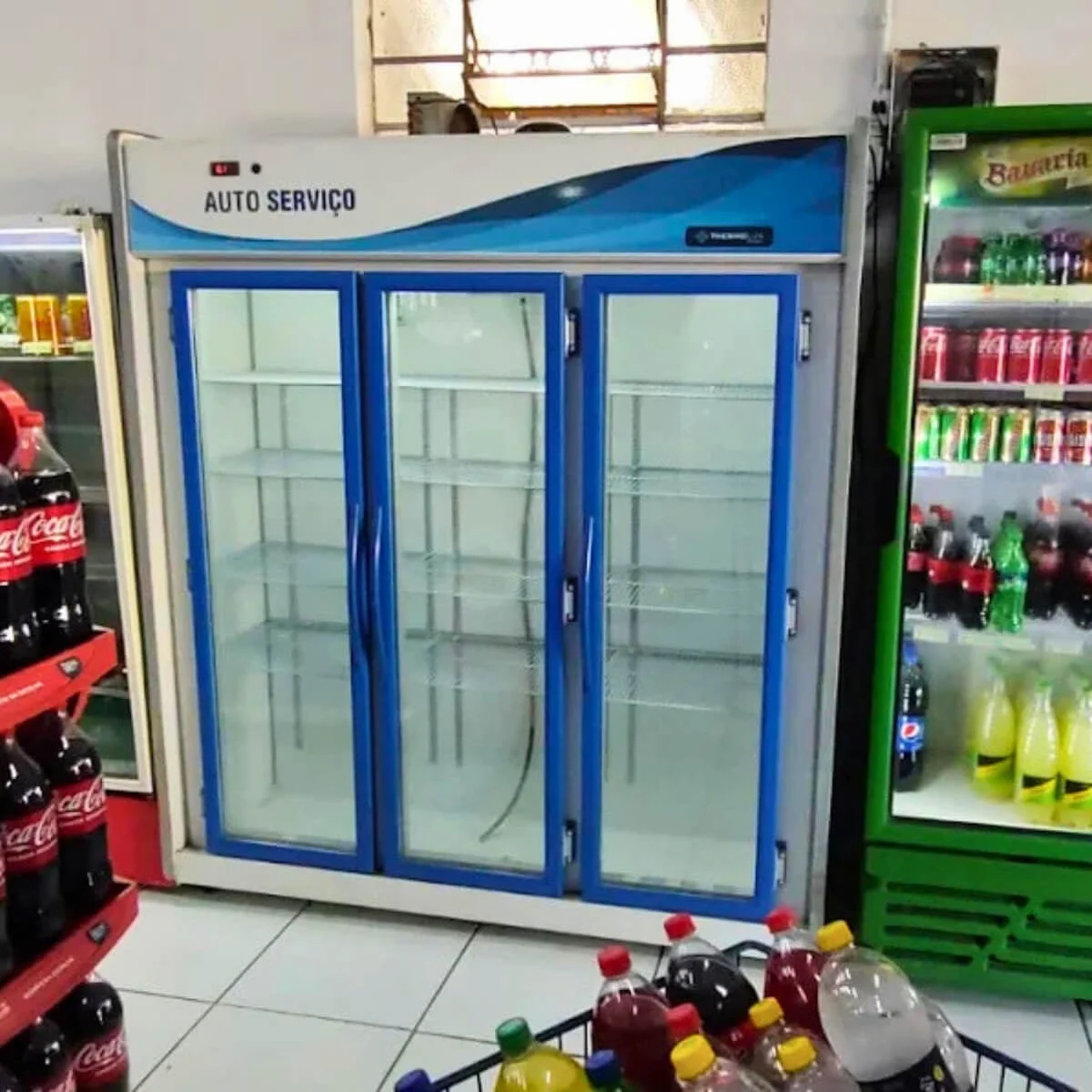 Expositor refrigerado comercial — KazaPro